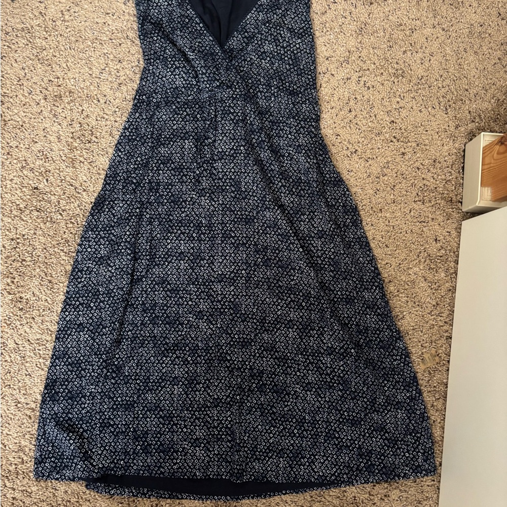 Eddie Bauer Navy and White Floral Midi Dress